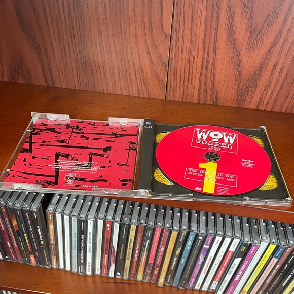 This WOW Gospel CD released 1998 is the 1st compilation of Gospel hits together - Picture 3 of 9